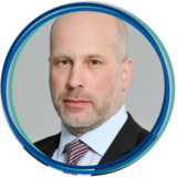 Thoralf Beyer Thoralf Beyer, Chief Sales Officer, bringt 22 Jahre Erfahrung in der Immobilienwirtschaft mit und ist spezialisiert als SAP ® Solutions Architect. Mit seinem Blick aufs große Ganze und seinem tiefgreifendem Lösungsfachwissen ist er der perfekte Sparingspartner für ein Zwiegespräch mit Nico Löblich zum Thema SAP ® Analytics Cloud. Thoralf Beyer