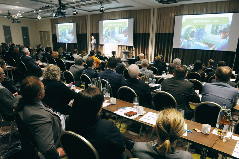 Eröffnungstag auf dem 13. OpenPromos Anwenderforum 13. OpenPromos Anwenderforum 2017 präsentiert digitale Innovationen in der Immobilienwirtschaft