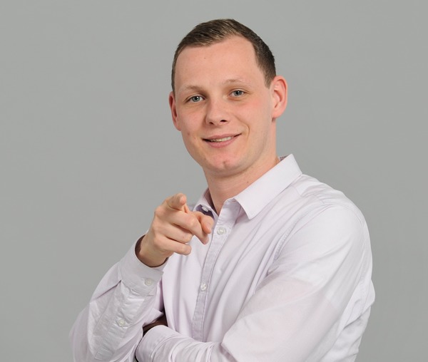 Danny Pfeiffer Position: Chief Financial Manager easysquare Im Unternehmen seit: 2013 Unternehmen: PROMOS consult Danny Pfeiffer