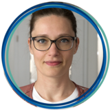 Kathrin Finn Als Head of Product Management ist Kathrin Finn federführend für die Entwicklung der Produktstrategie und neuer Geschäftsmodelle sowie die Marktpositionierung von easysquare zuständig. An der Seite von Ralf Schröter begleitete sie die easysquare-seitige Individualisierung der mobilen Bauabnahme für die GBG Mannheim. Kathrin Finn