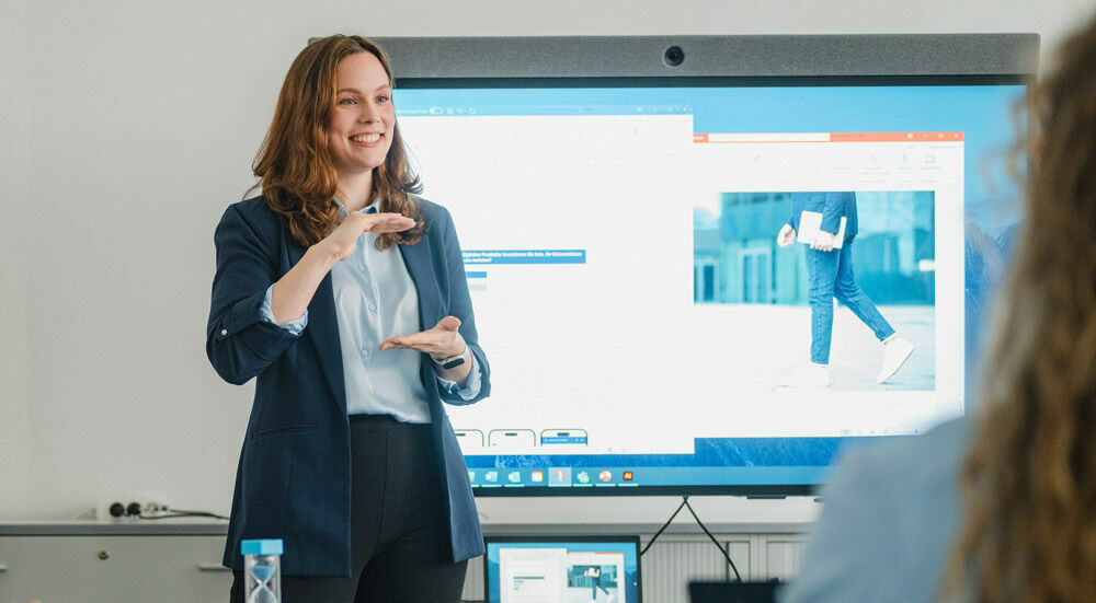 Tamara Erdenberger ist Expert Node Leader Nebenkostenmanagement. Mit Pragmatismus und viel Ambition schafft sie mit ihrem Team neue Lösungen für die Immobilienwirtschaft.  Tamara Erdenberger ist Leiterin der Expert Node Nebenkostenmanagement und leitet ihre Node mit Pragmatismus und Effizienz.