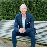 Special Guest Frank Eilers Frank Eilers ist der Experte für Arbeit, Digitalisierung und KI. Er verbindet profundes Wissen über aktuelle Technologien und gesellschaftliche Trends mit inspirierenden Einsichten in die Zukunft der Arbeit und Digitalisierung. Mit einem einzigartigen Mix aus Humor und fachlicher Expertise schafft er es, komplexe Themen leicht verständlich und praxisnah zu präsentieren. Freuen Sie sich auf seine Ausführungen, wenn es heißt „Hilfe, die KI kommt!“ und wie wir dem Wandel mit Freude begegnen!  Keynote Speaker Gerriet Danz auf dem 16. OpenPromos Anwenderforum