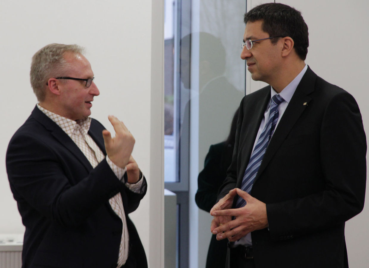 Volker Schulz, PROMOS consult GmbH, und Jörn-Michael Westphal, Geschäftsführer ProPotsdam GmbH (v.l.n.r.)  Volker Schulz und Jörn-Michael Westphal im Gespräch zum IT-Projekt zwischen ProPotsdam und PROMOS