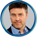 Jens Kramer Jens Kramer ist Gründungsgesellschafter und CEO des Berliner IT-Unternehmens PROMOS consult. Nach seinem Studium der Elektrotechnik arbeitete er als Berater und Softwareentwickler. Seit der Gründung von PROMOS consult im Jahr 1998 ist er verantwortlich für die Bereiche Strategie und Produkte des Unternehmens. Auf dem OpenPromos Anwenderforum on Air gibt Jens Kramer gemeinsam mit COO Thomas Brösicke Einblicke in Trendthemen, die den aktuellen Nerv der Wohnungs- und Immobilienwirtschaft treffen. Jens Kramer