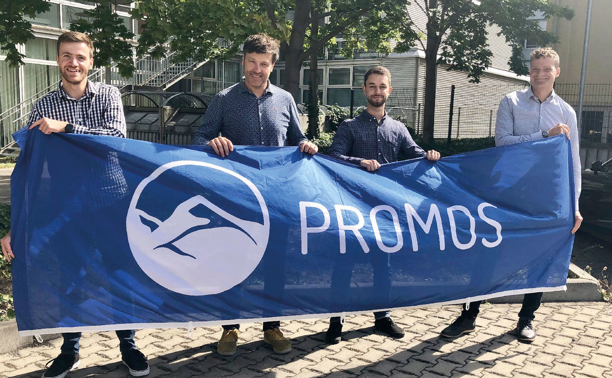 Jens Kramer, CEO der PROMOS consult, vor Ort in Leipzig bei der Beratungs- und Entwicklungsabteilung von EXAD: Christian Weckel, Jens Kramer, Toni Schuster und Christian Linke (v.l.n.r.) PROMOS consult übernimmt EXAD Software für die Verbrauchsabrechnung